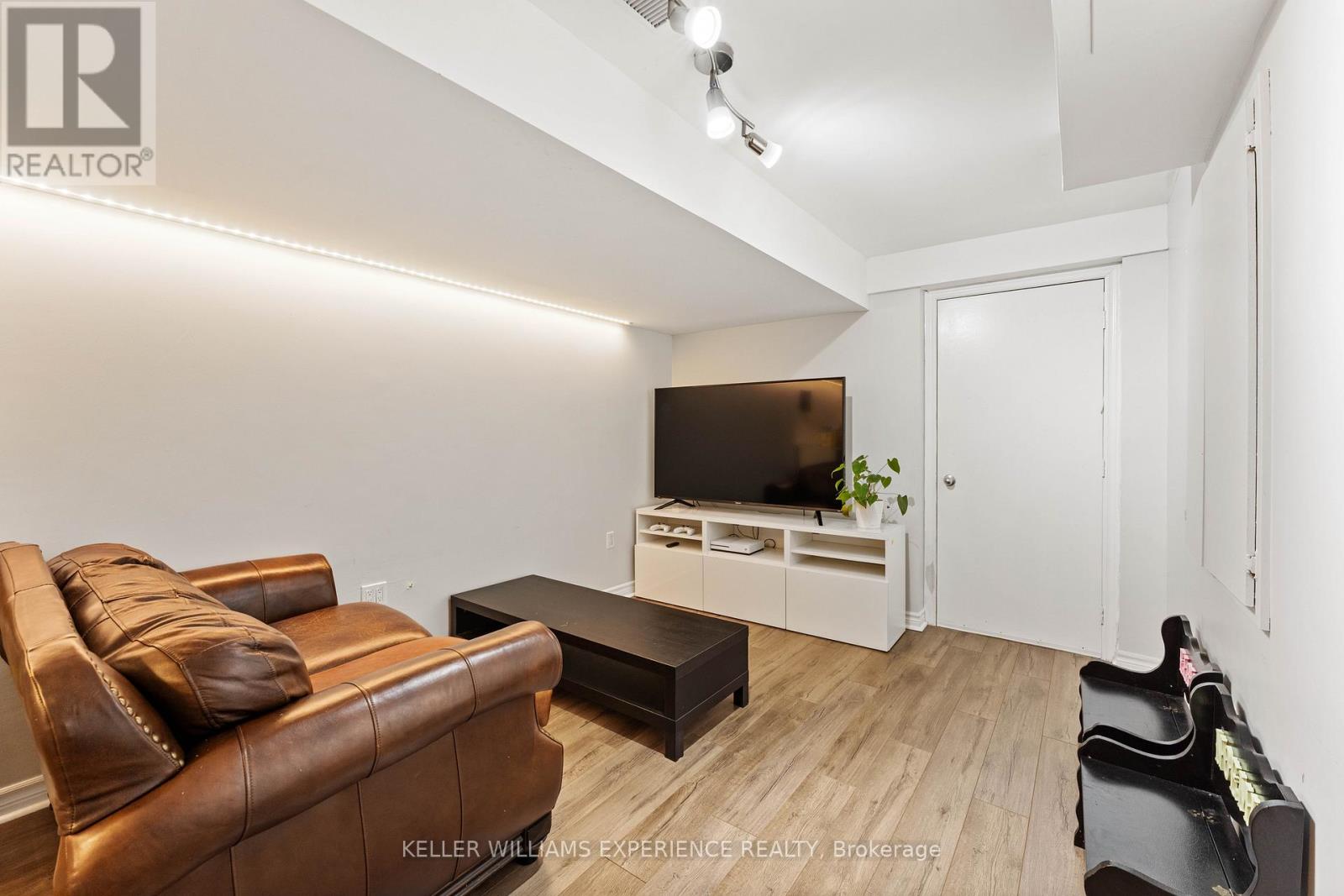 167 Greenwood Drive, Essa (Angus), Ontario  L3W 0E4 - Photo 23 - N12929678