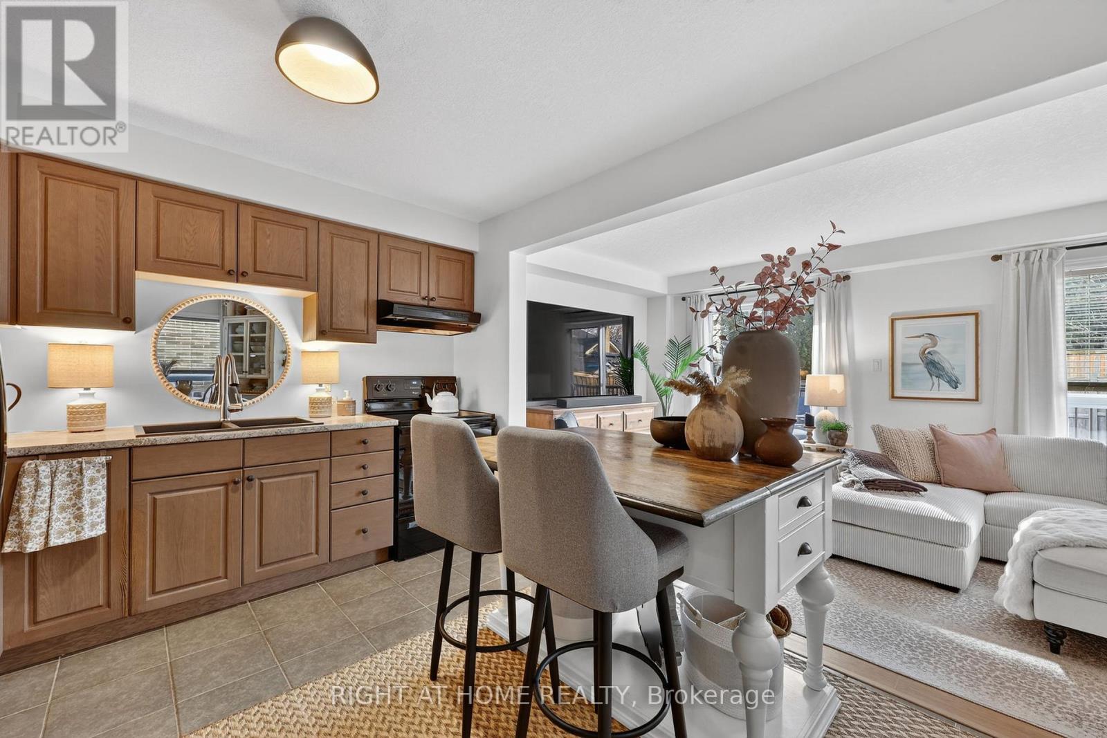 43 Burt Avenue, New Tecumseth (Alliston), Ontario  L9R 0G8 - Photo 8 - N12929792