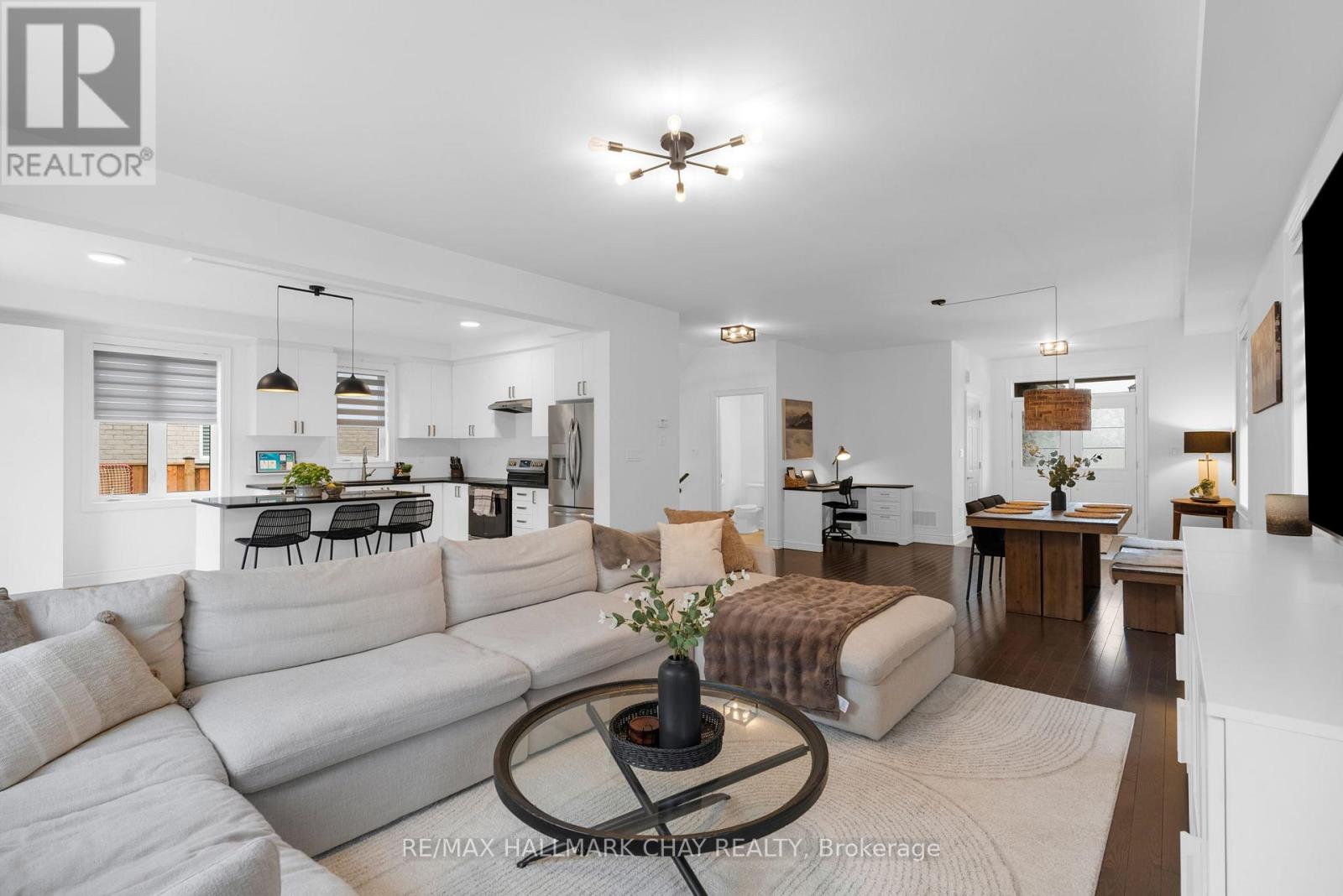 7 Middleton Drive, Wasaga Beach, Ontario  L9Z 0L1 - Photo 5 - S12929640