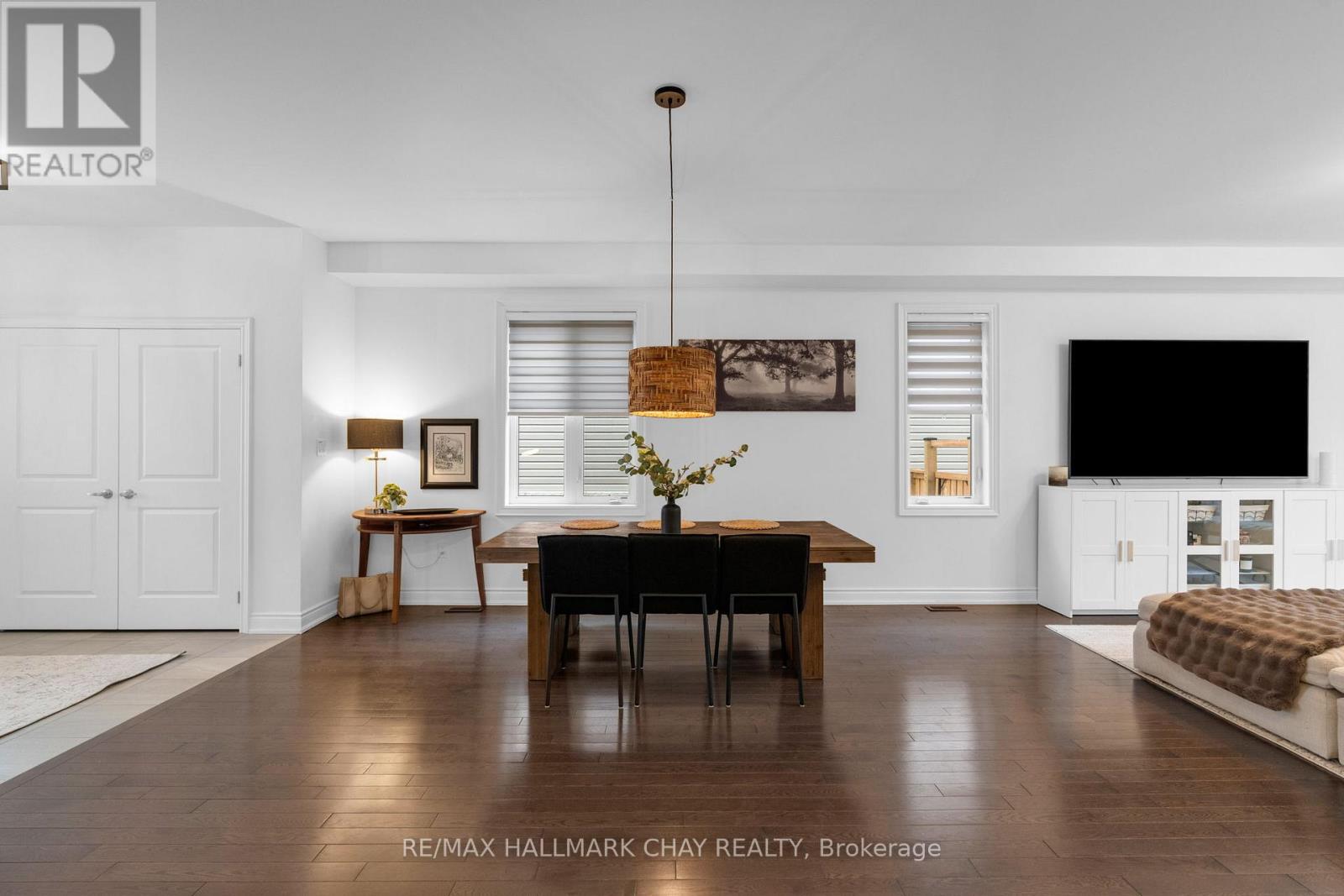 7 Middleton Drive, Wasaga Beach, Ontario  L9Z 0L1 - Photo 8 - S12929640