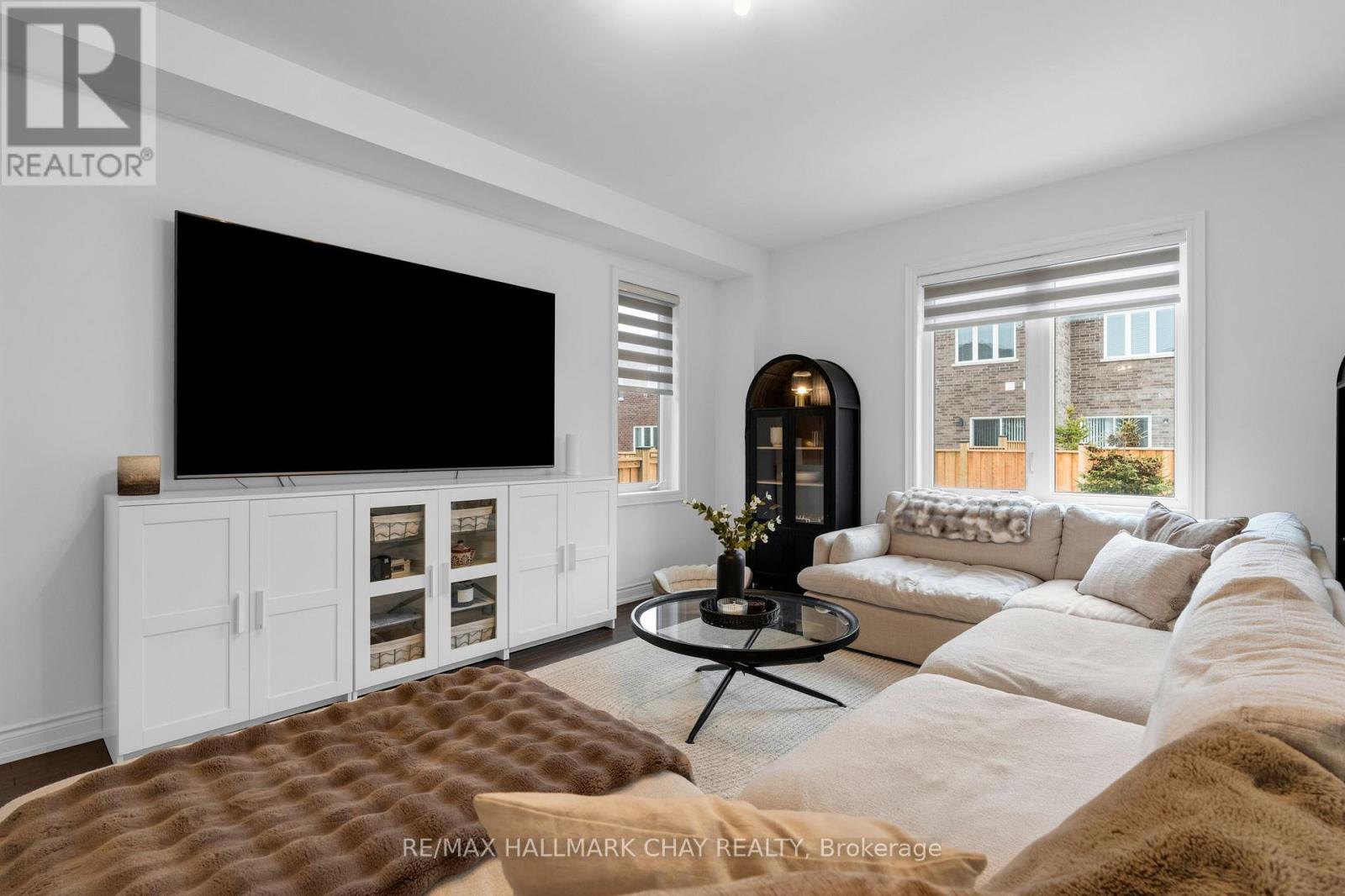 7 Middleton Drive, Wasaga Beach, Ontario  L9Z 0L1 - Photo 9 - S12929640