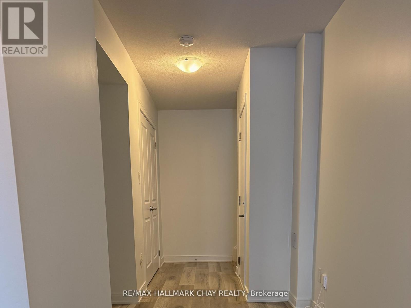 5 Red Maple Lane, Barrie (Innis-Shore), Ontario  L9J 0N4 - Photo 2 - S12929712