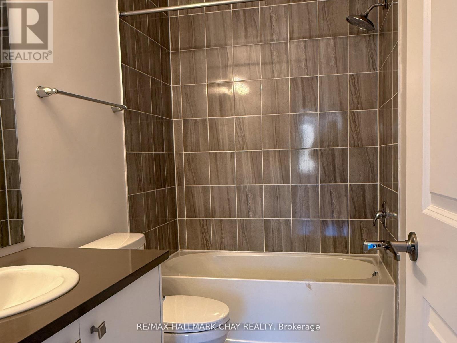 5 Red Maple Lane, Barrie (Innis-Shore), Ontario  L9J 0N4 - Photo 7 - S12929712