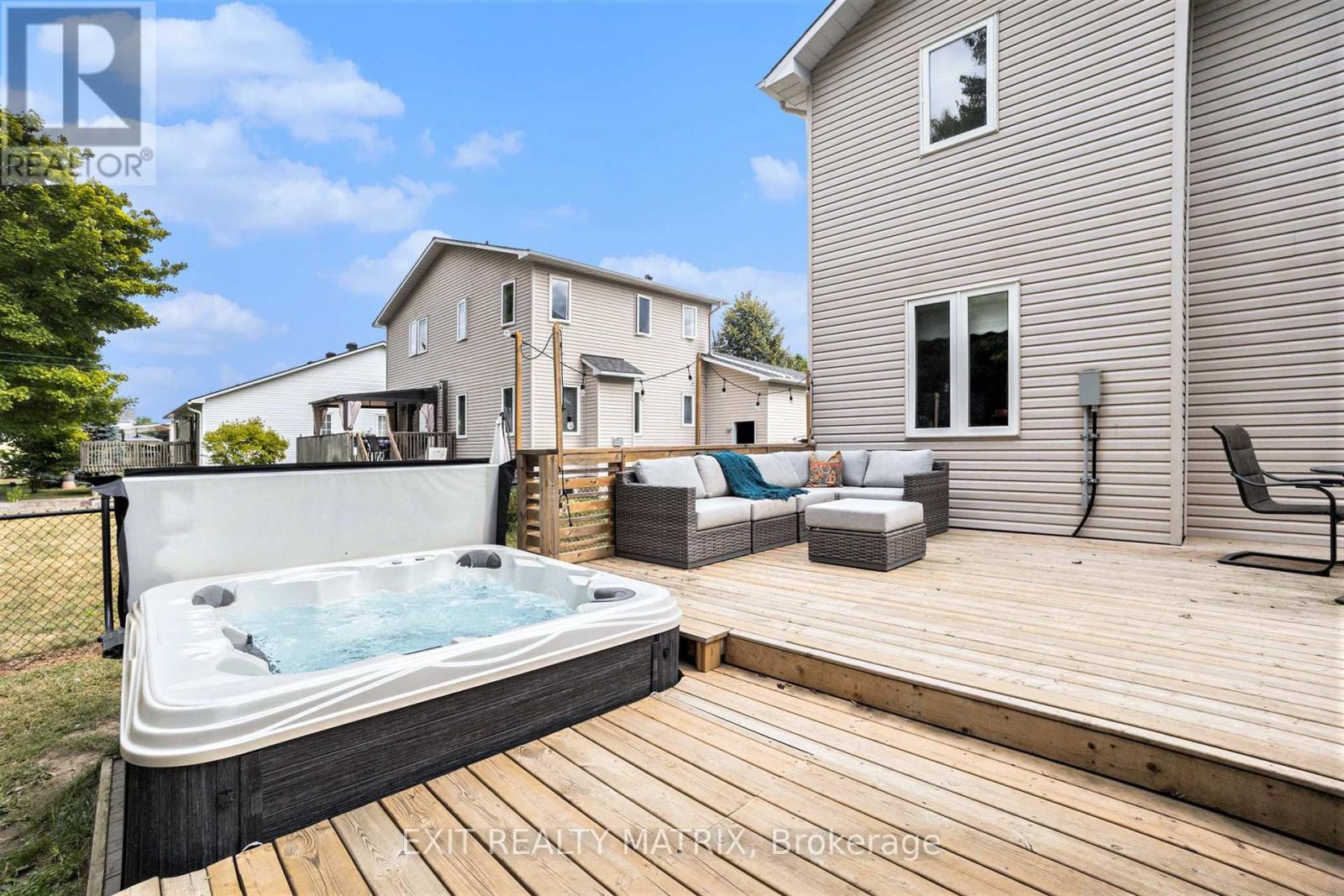 563 Loucks Drive, Russell, Ontario  K4R 1H1 - Photo 31 - X12923998