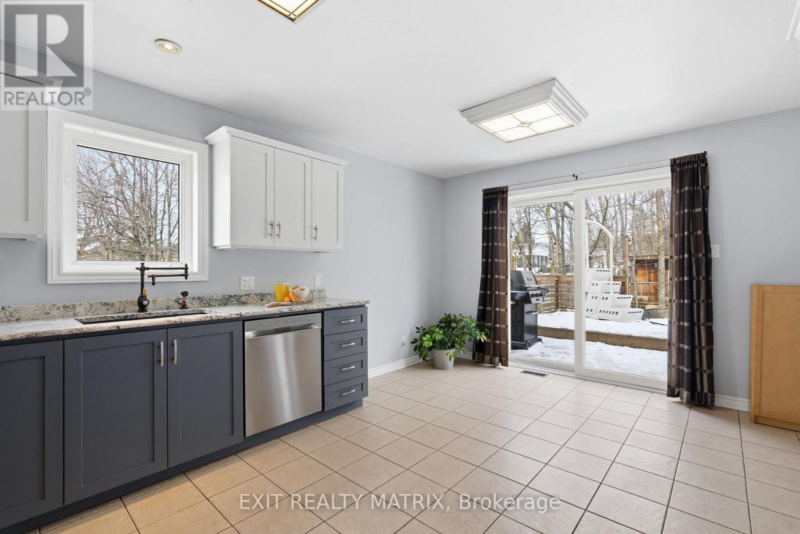 563 Loucks Drive, Russell, Ontario  K4R 1H1 - Photo 9 - X12923998