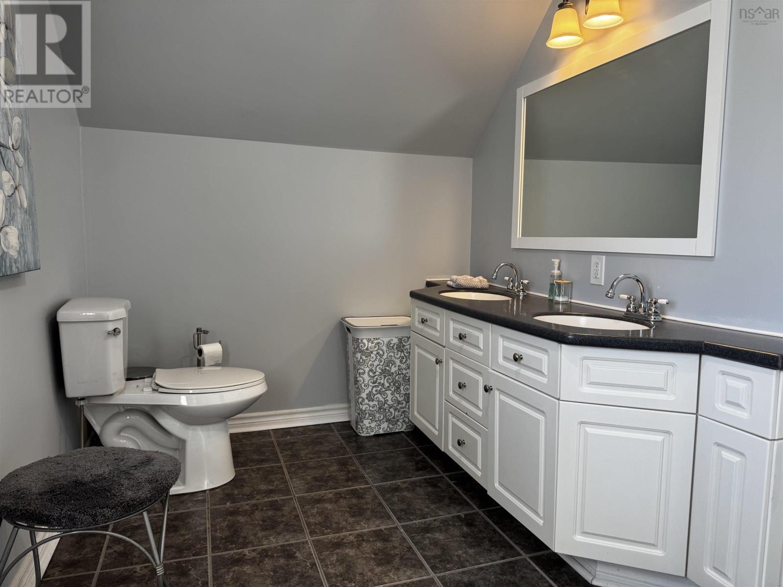 75 Lower Maclean Street, Glace Bay, Nova Scotia  B1A 2K9 - Photo 27 - 202604279