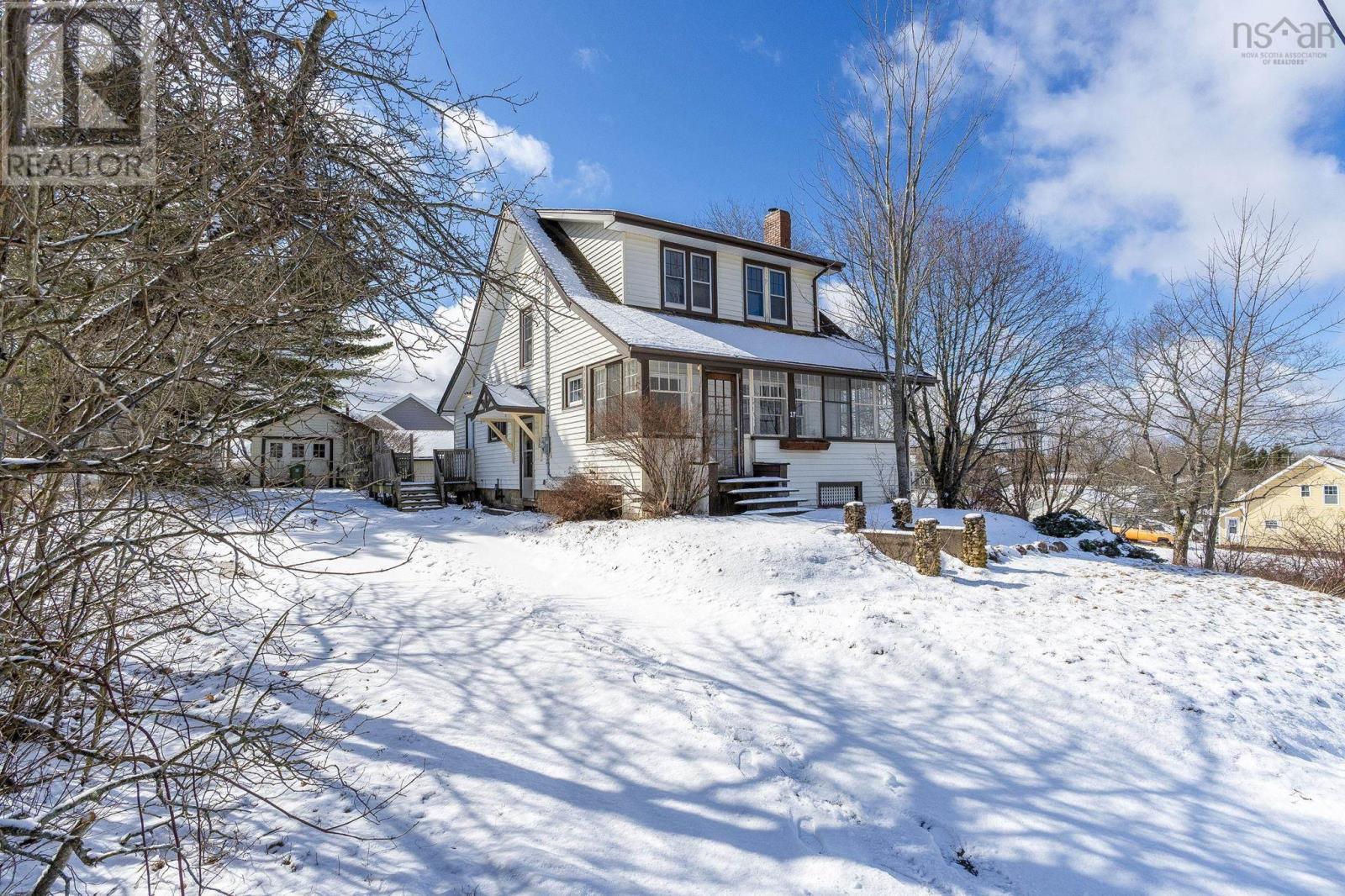 17 Pleasant Hill, Stewiacke, Nova Scotia  B4P 1C3 - Photo 2 - 202605661