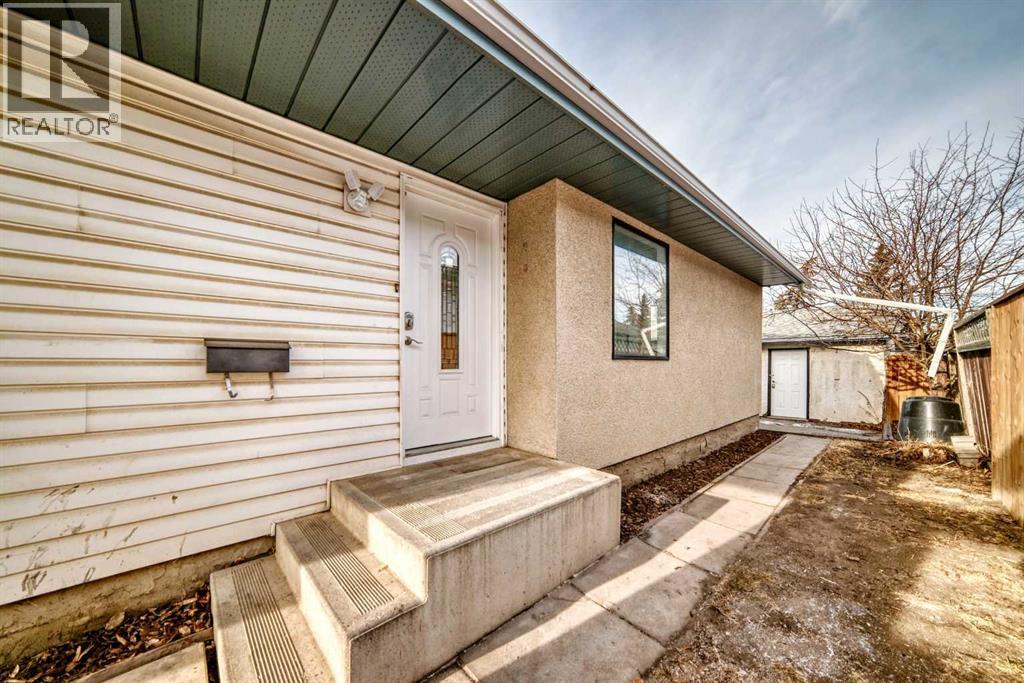 404 Acacia Drive SE, Airdrie, Alberta  T4B 1G1 - Photo 2 - A2280365