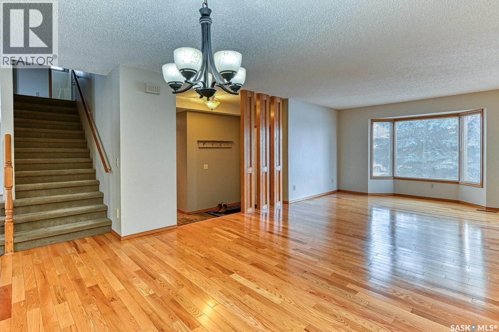 2659 Lacombe Crescent E, Regina, Saskatchewan  S4V 1T4 - Photo 3 - SK031456