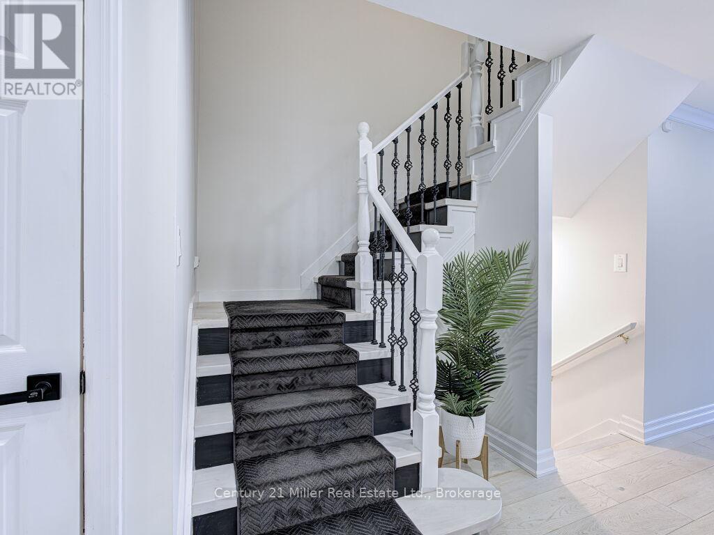 2094 Redstone Crescent, Oakville, Ontario  L6M 5B1 - Photo 20 - W12928182