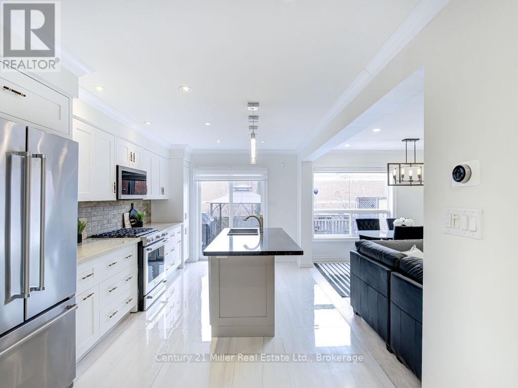 2094 Redstone Crescent, Oakville, Ontario  L6M 5B1 - Photo 17 - W12928182