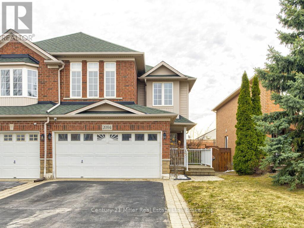 2094 Redstone Crescent, Oakville, Ontario  L6M 5B1 - Photo 2 - W12928182
