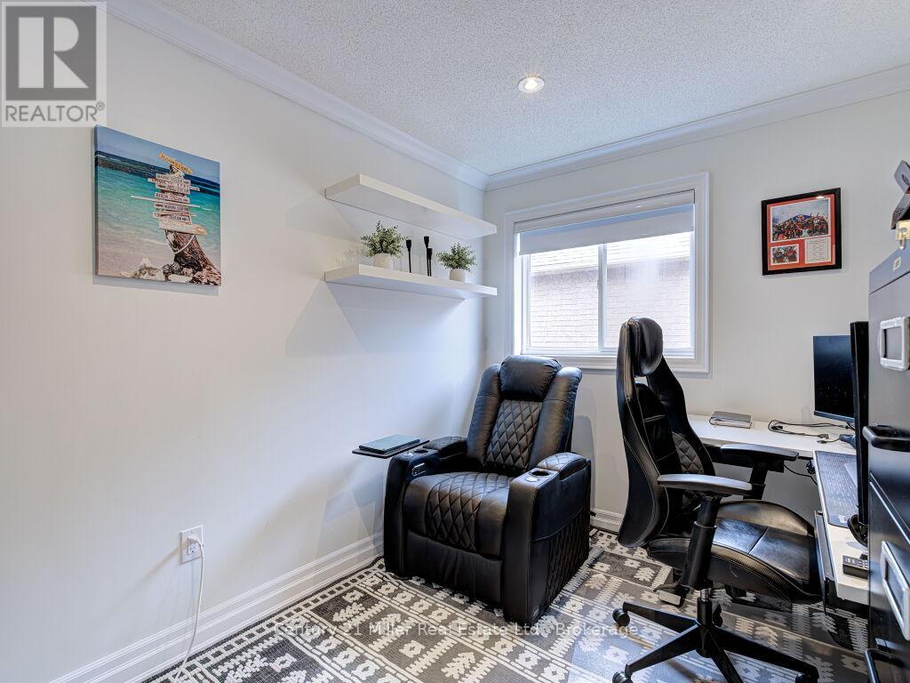 2094 Redstone Crescent, Oakville, Ontario  L6M 5B1 - Photo 26 - W12928182