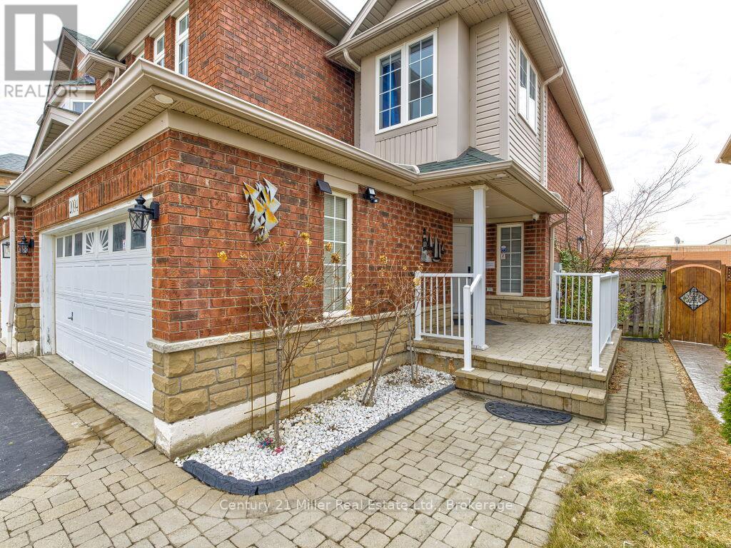 2094 Redstone Crescent, Oakville, Ontario  L6M 5B1 - Photo 3 - W12928182