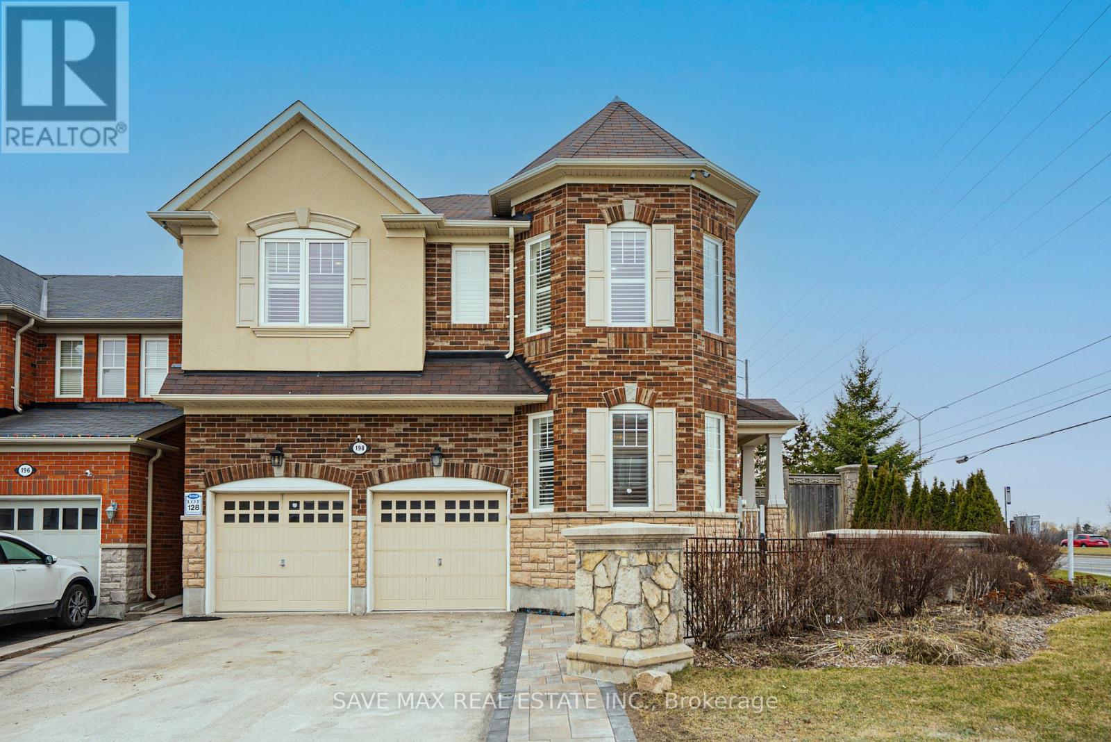 198 Gardenbrooke Trail, Brampton, Ontario  L6P 3C8 - Photo 2 - W12929708