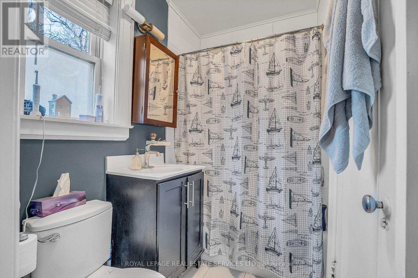 393* Willard Avenue, Toronto, Ontario  M6S 3R4 - Photo 27 - W12929730