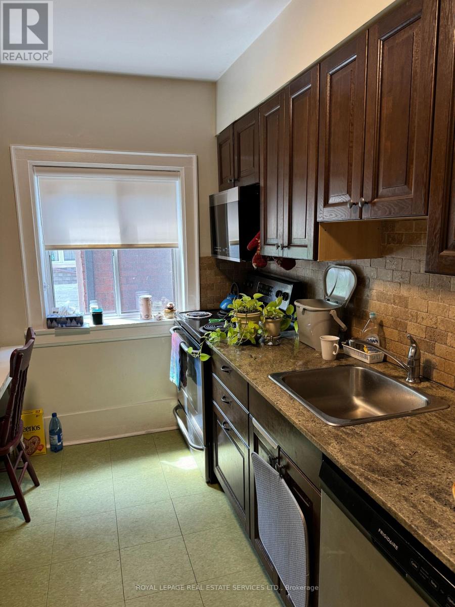 393* Willard Avenue, Toronto, Ontario  M6S 3R4 - Photo 46 - W12929730