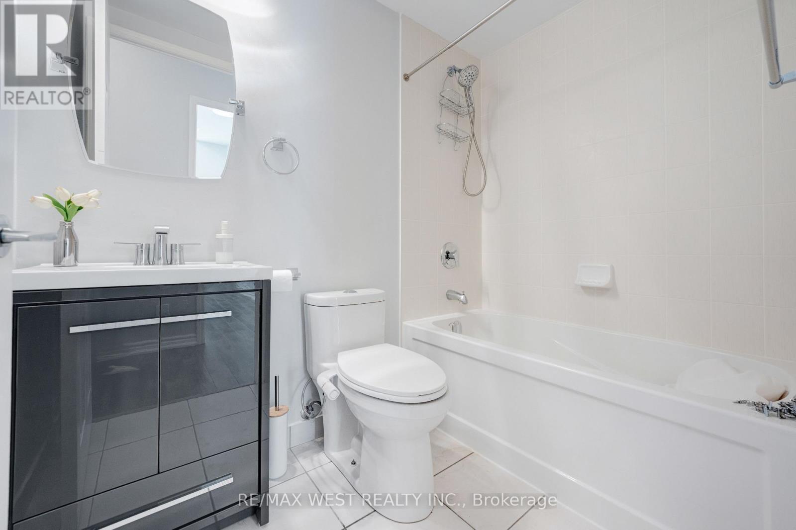 625 - 15 James Finlay Way, Toronto (Downsview-Roding-Cfb), Ontario  M3M 0B3 - Photo 18 - W12929750