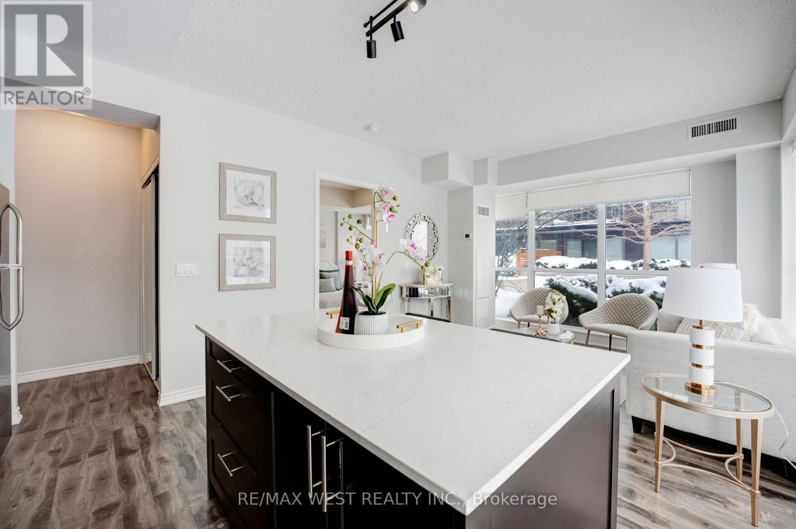 625 - 15 James Finlay Way, Toronto (Downsview-Roding-Cfb), Ontario  M3M 0B3 - Photo 8 - W12929750