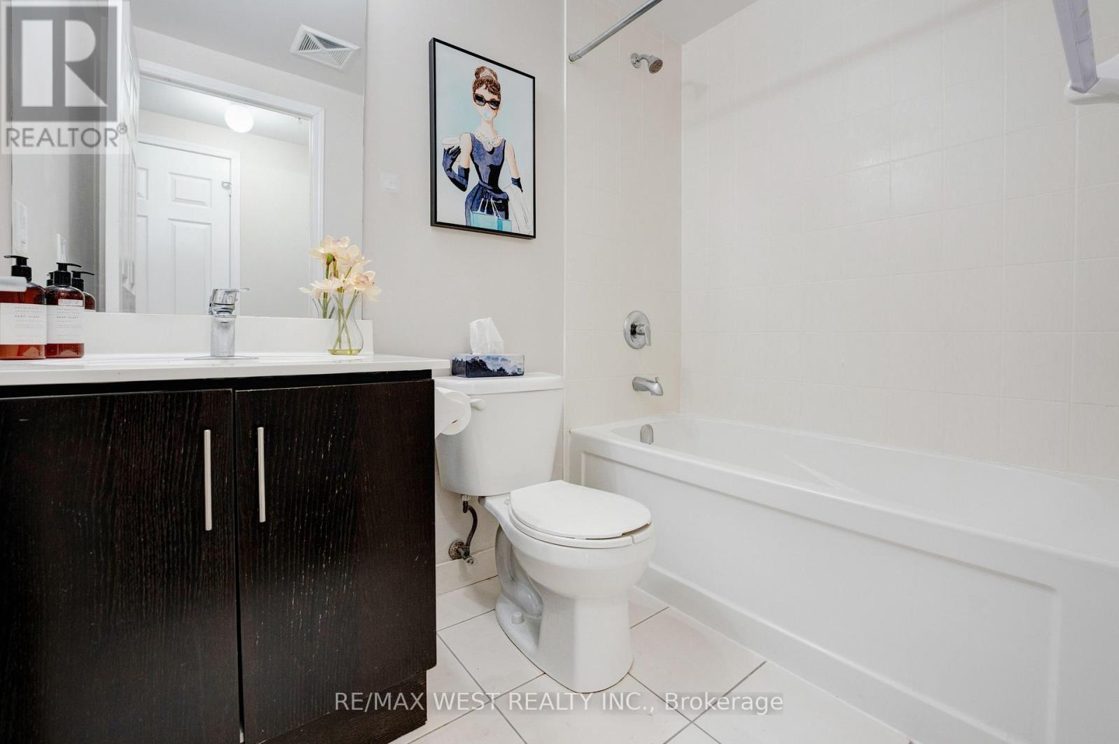 627 - 15 James Finlay Way, Toronto (Downsview-Roding-Cfb), Ontario  M3M 0B3 - Photo 8 - W12929766