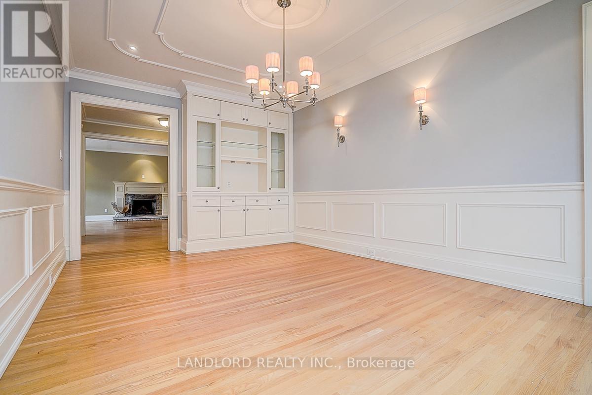 88 Princess Anne Crescent, Toronto (Princess-Rosethorn), Ontario  M9A 2P8 - Photo 13 - W12929778