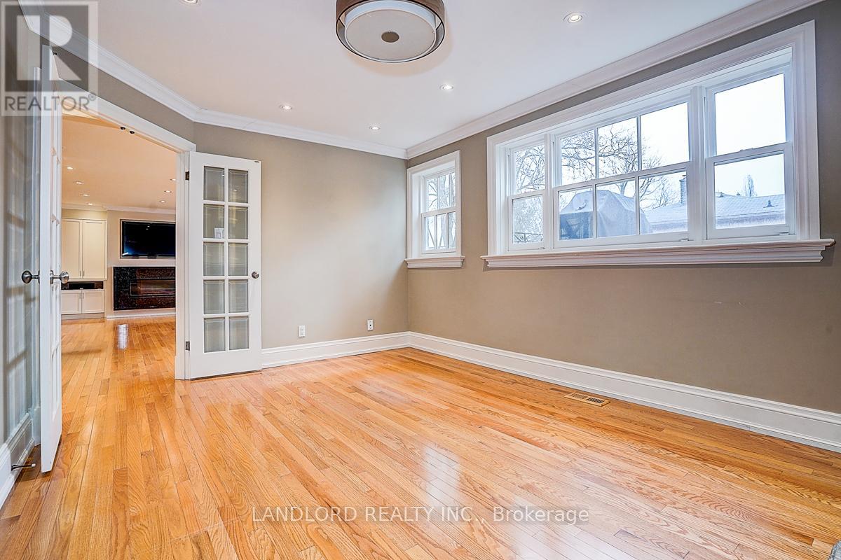 88 Princess Anne Crescent, Toronto (Princess-Rosethorn), Ontario  M9A 2P8 - Photo 19 - W12929778