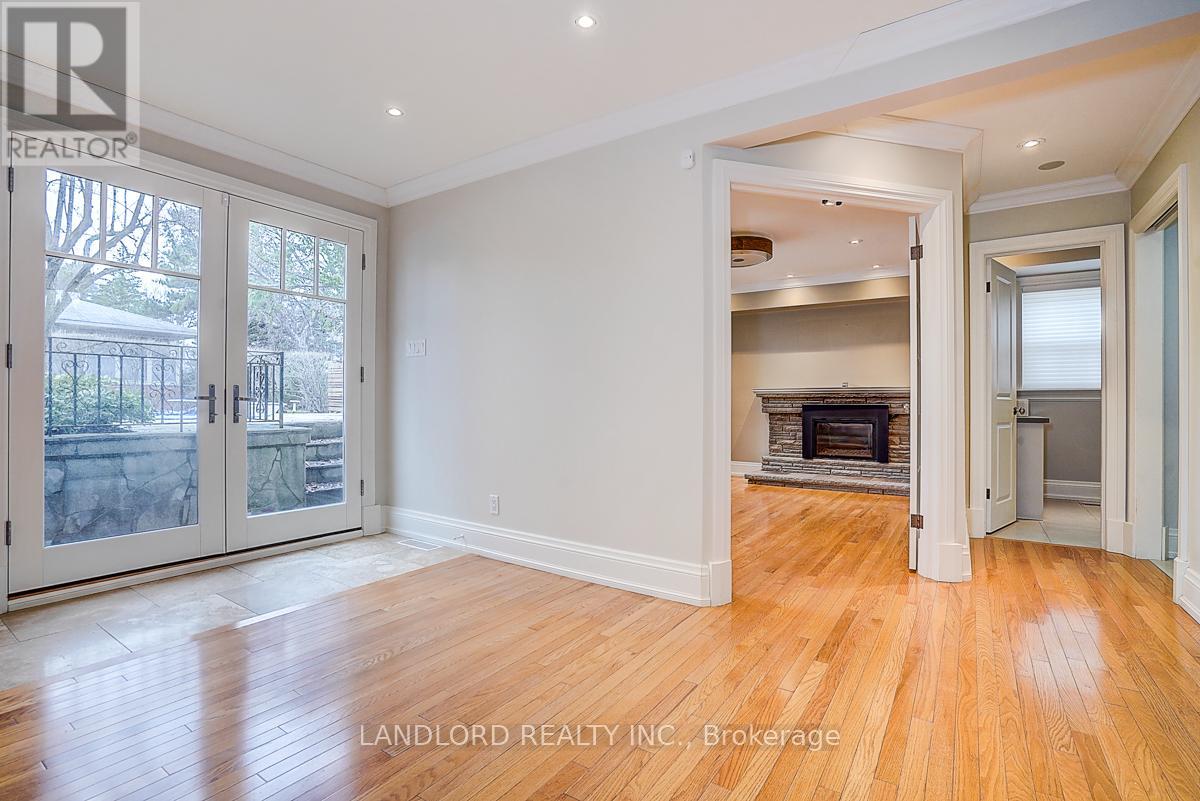 88 Princess Anne Crescent, Toronto (Princess-Rosethorn), Ontario  M9A 2P8 - Photo 20 - W12929778