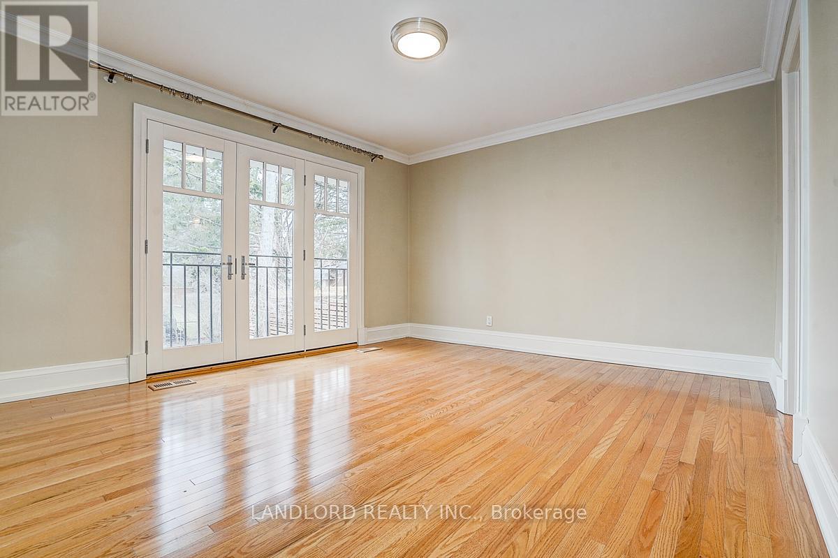 88 Princess Anne Crescent, Toronto (Princess-Rosethorn), Ontario  M9A 2P8 - Photo 26 - W12929778