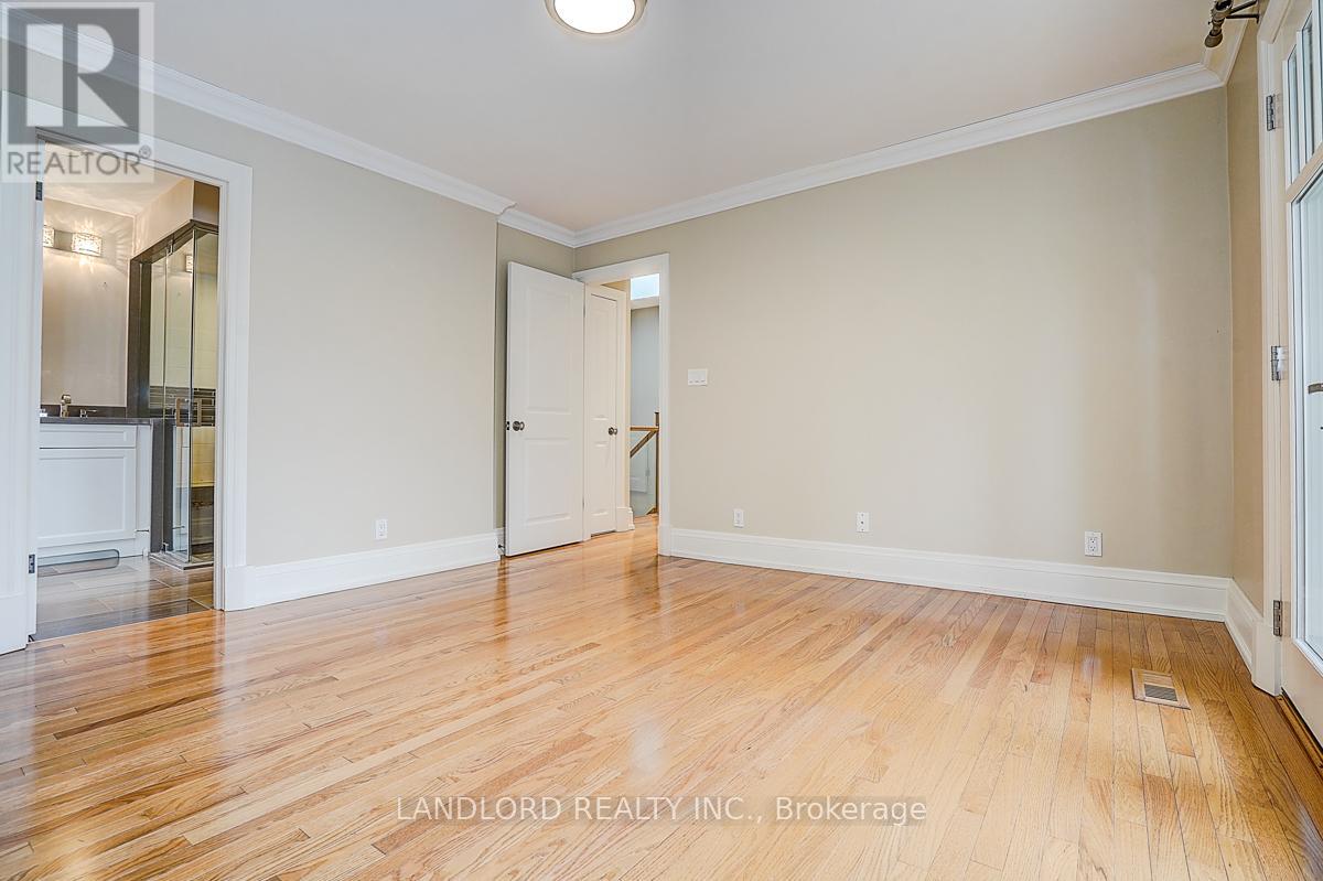 88 Princess Anne Crescent, Toronto (Princess-Rosethorn), Ontario  M9A 2P8 - Photo 27 - W12929778