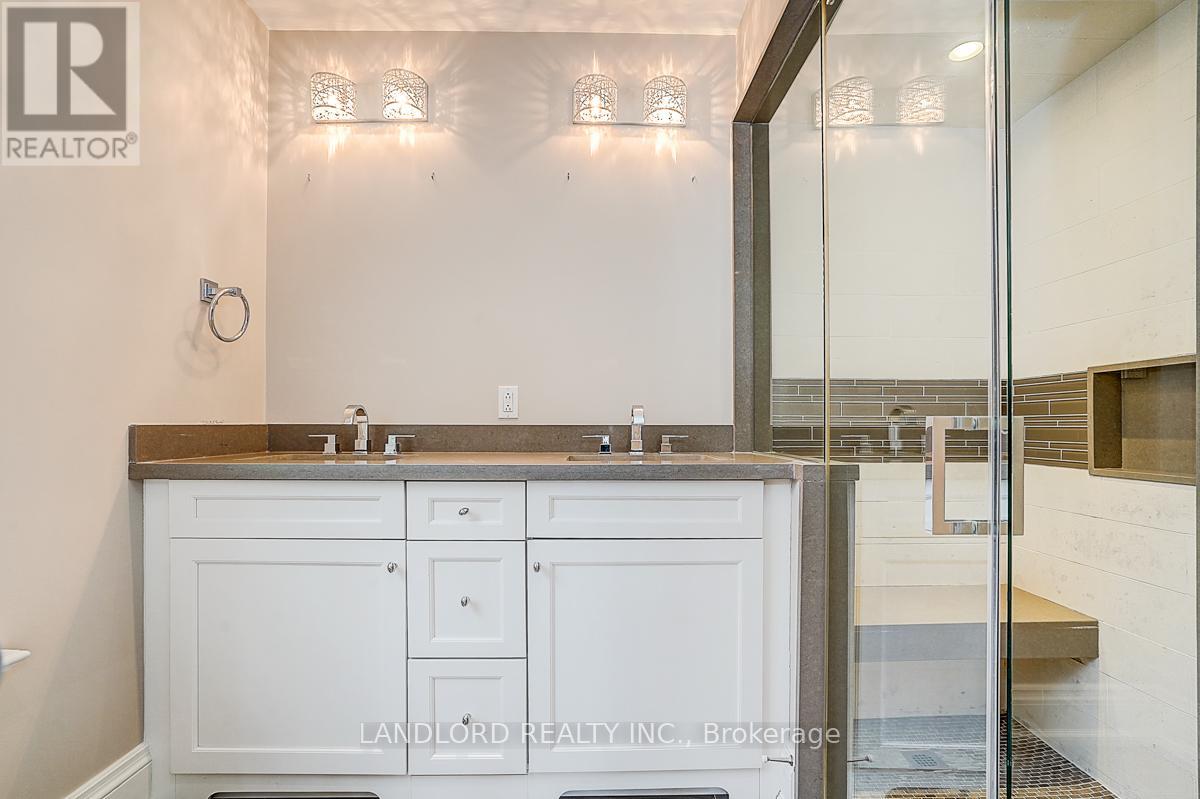 88 Princess Anne Crescent, Toronto (Princess-Rosethorn), Ontario  M9A 2P8 - Photo 30 - W12929778