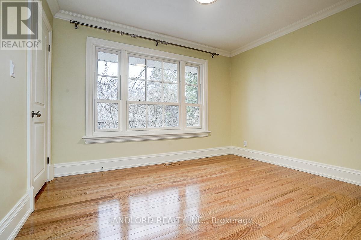 88 Princess Anne Crescent, Toronto (Princess-Rosethorn), Ontario  M9A 2P8 - Photo 34 - W12929778