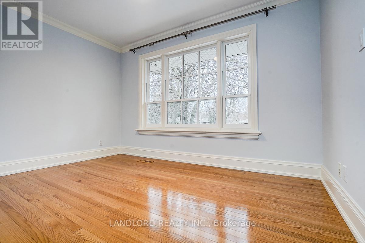 88 Princess Anne Crescent, Toronto (Princess-Rosethorn), Ontario  M9A 2P8 - Photo 36 - W12929778