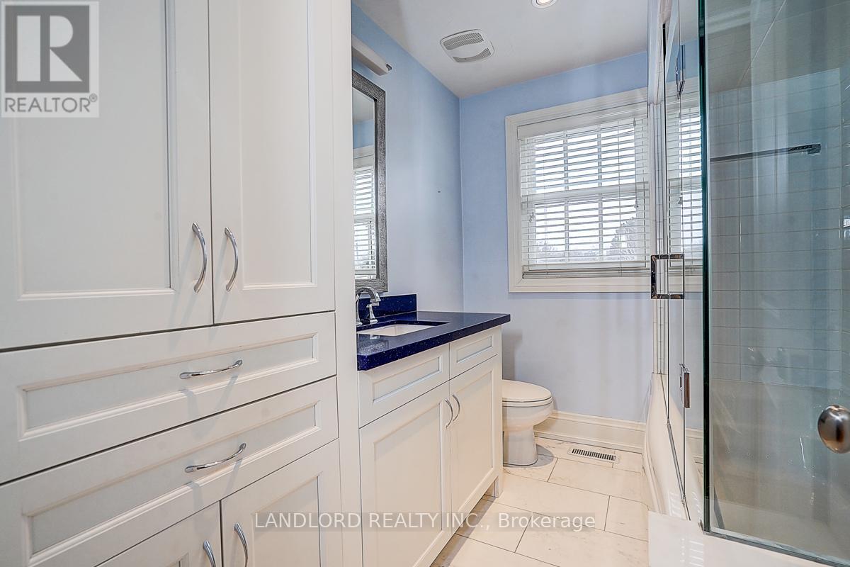 88 Princess Anne Crescent, Toronto (Princess-Rosethorn), Ontario  M9A 2P8 - Photo 38 - W12929778