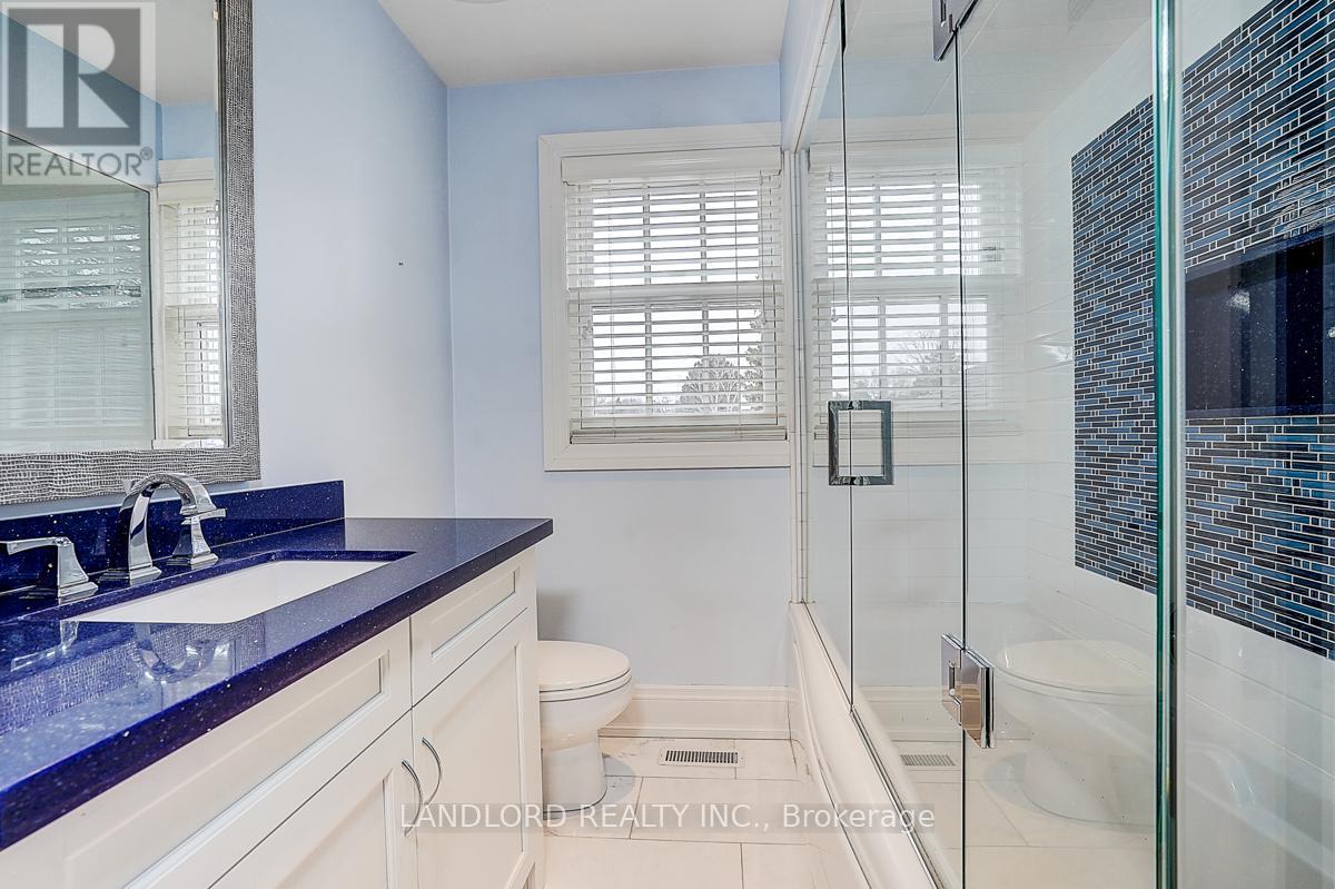 88 Princess Anne Crescent, Toronto (Princess-Rosethorn), Ontario  M9A 2P8 - Photo 39 - W12929778