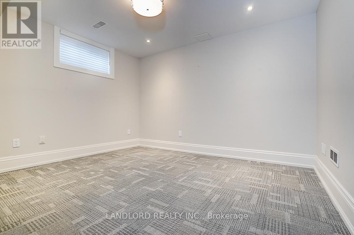 88 Princess Anne Crescent, Toronto (Princess-Rosethorn), Ontario  M9A 2P8 - Photo 41 - W12929778