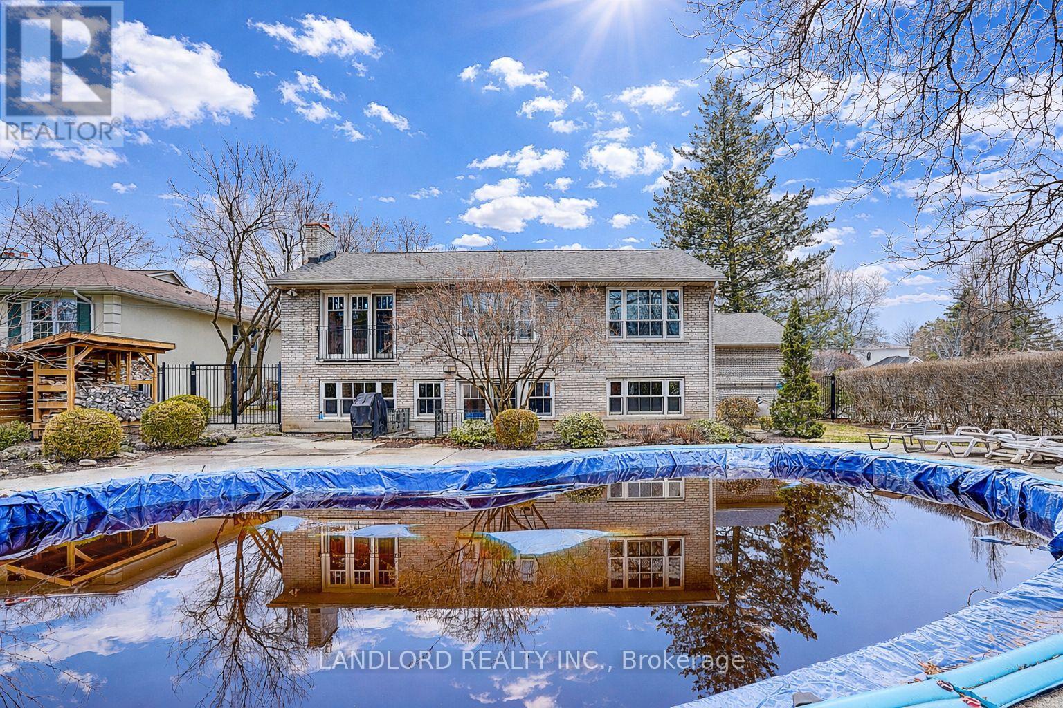 88 Princess Anne Crescent, Toronto (Princess-Rosethorn), Ontario  M9A 2P8 - Photo 44 - W12929778