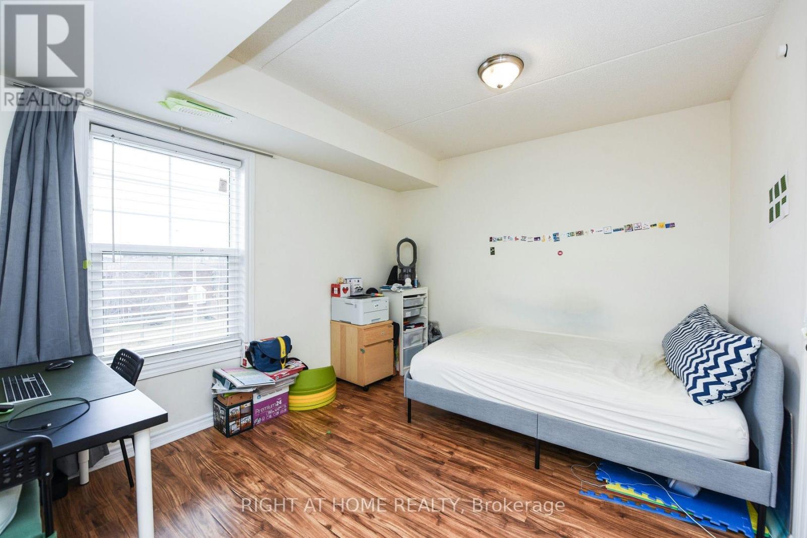 301 - 1480 Bishops Gate, Oakville, Ontario  L6M 4N4 - Photo 12 - W12929800