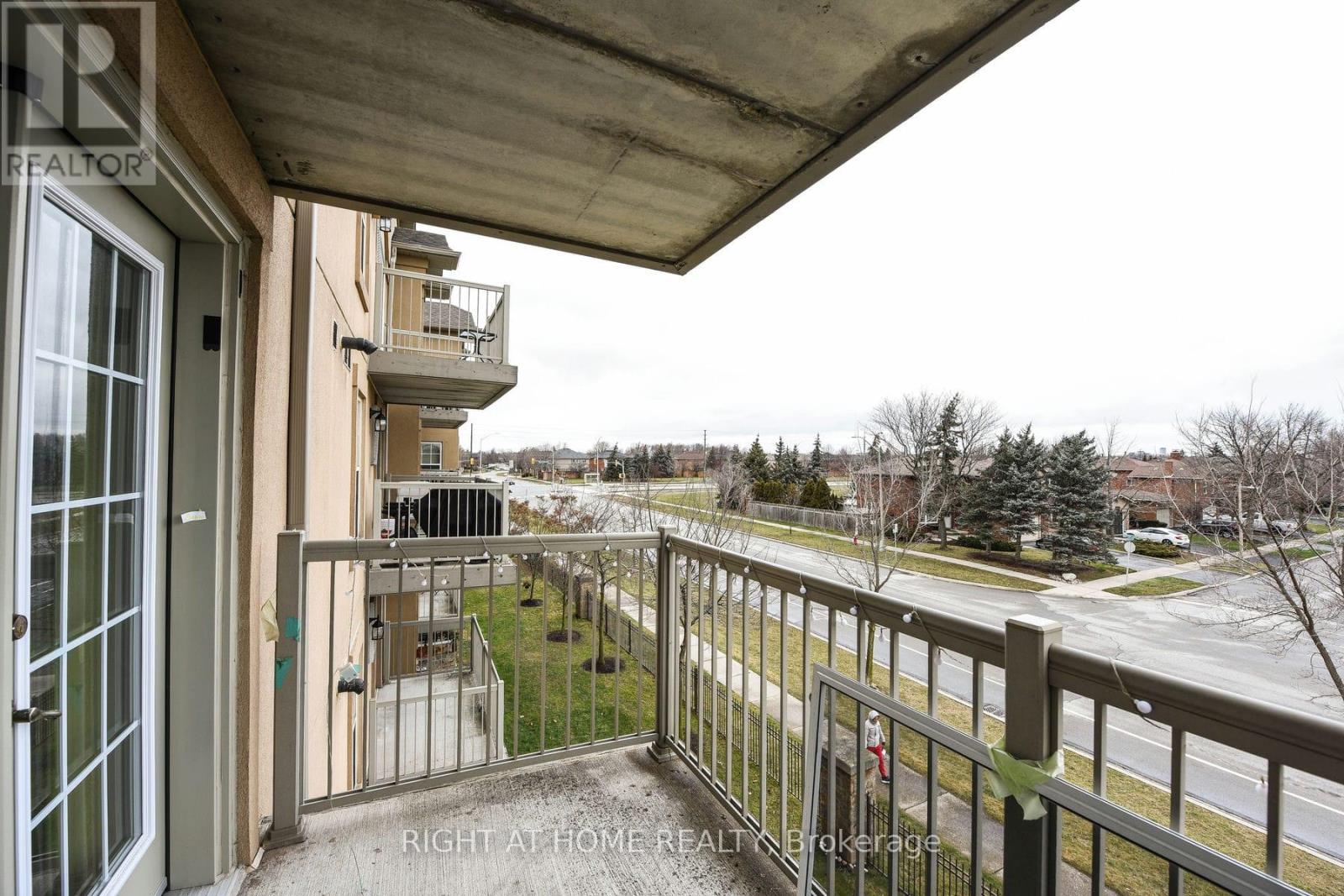 301 - 1480 Bishops Gate, Oakville, Ontario  L6M 4N4 - Photo 14 - W12929800