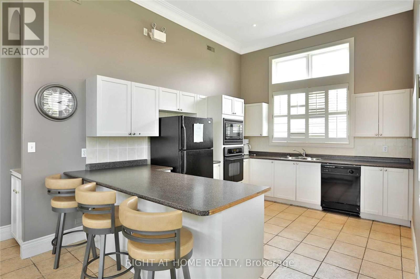 301 - 1480 Bishops Gate, Oakville, Ontario  L6M 4N4 - Photo 16 - W12929800