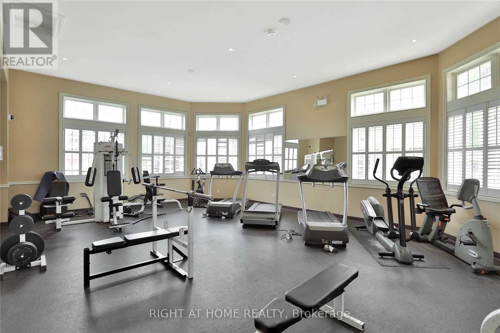 301 - 1480 Bishops Gate, Oakville, Ontario  L6M 4N4 - Photo 17 - W12929800