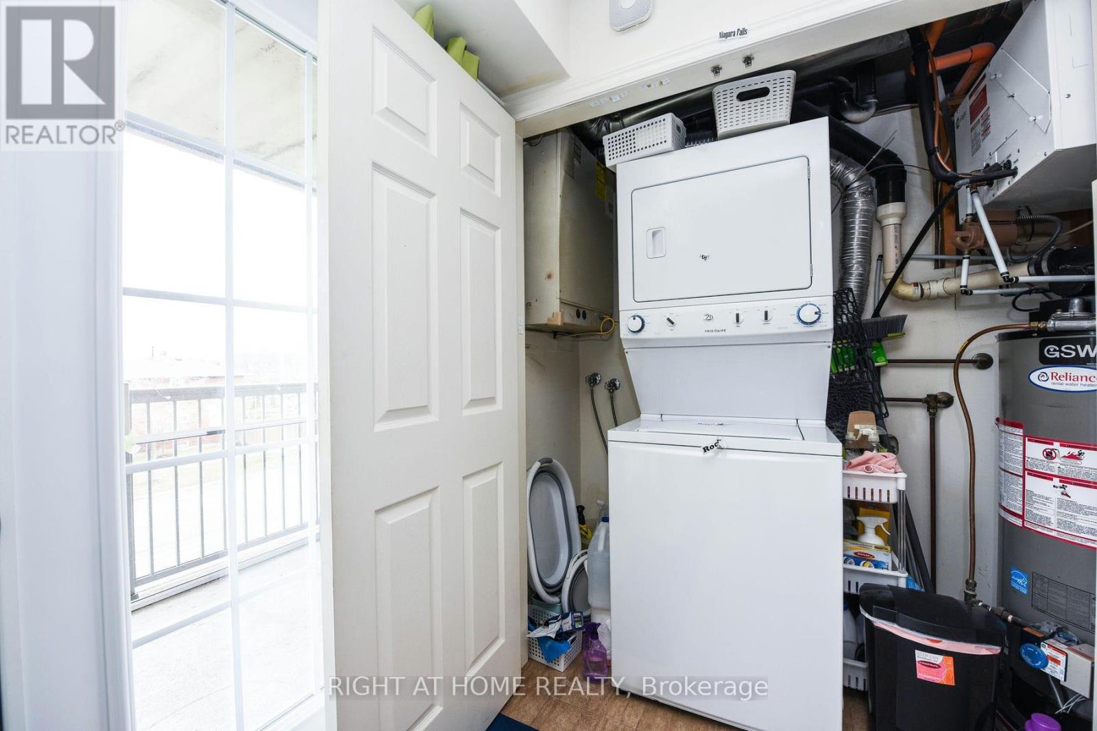 301 - 1480 Bishops Gate, Oakville, Ontario  L6M 4N4 - Photo 6 - W12929800