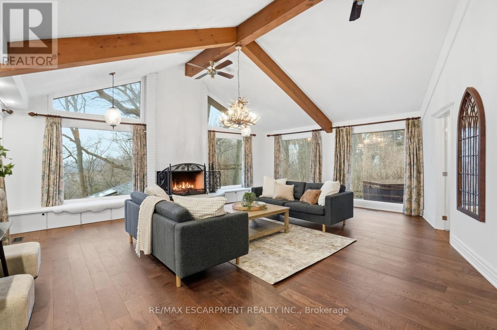 1987 Snake Road, Burlington, Ontario  L7P 4Y1 - Photo 4 - W12929810