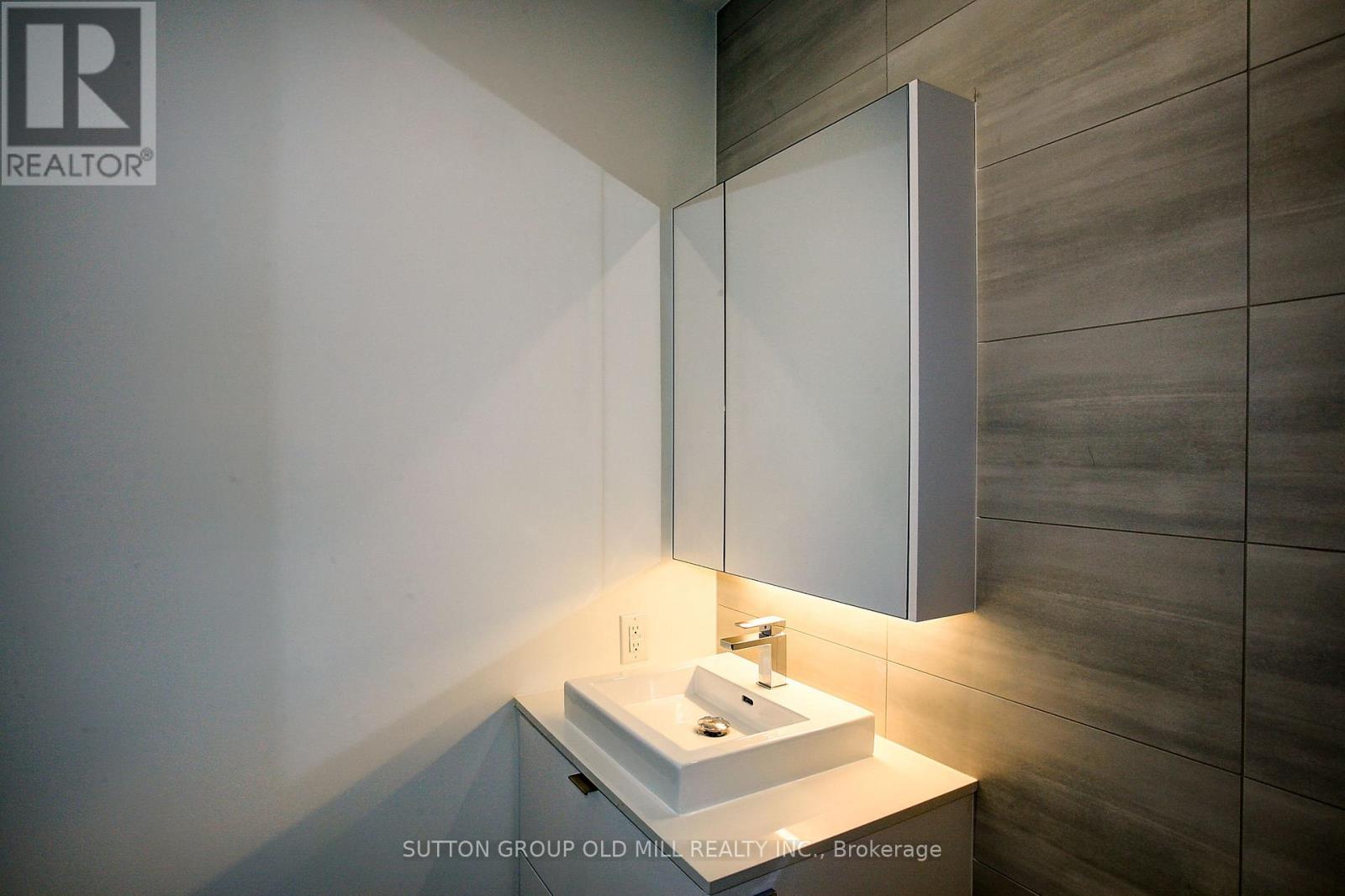 819 - 7 Smith Crescent, Toronto (Stonegate-Queensway), Ontario  M8Z 1N5 - Photo 16 - W12929812