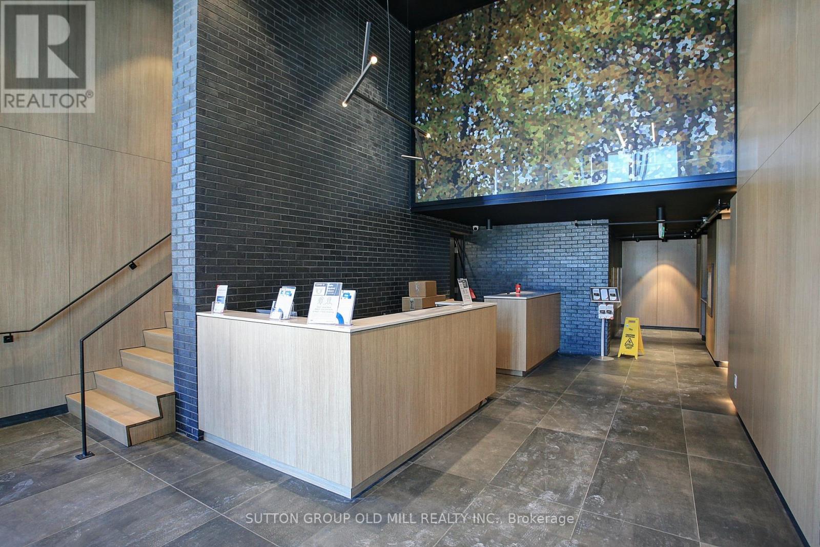 819 - 7 Smith Crescent, Toronto (Stonegate-Queensway), Ontario  M8Z 1N5 - Photo 2 - W12929812