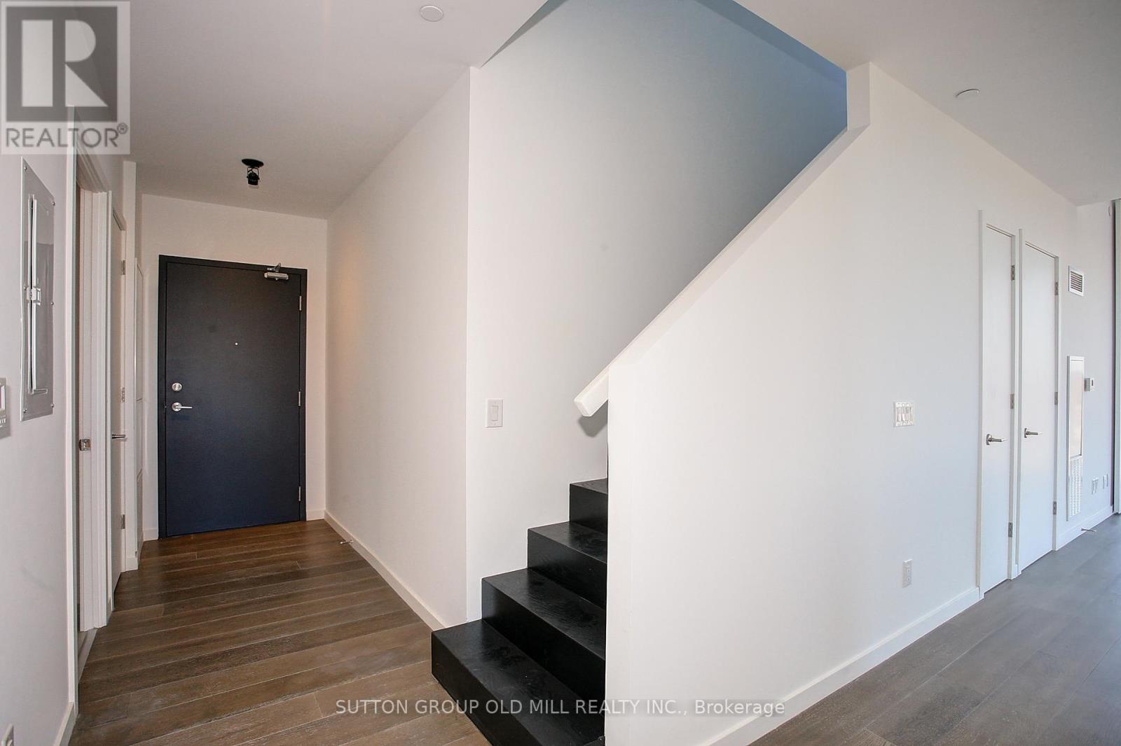 819 - 7 Smith Crescent, Toronto (Stonegate-Queensway), Ontario  M8Z 1N5 - Photo 6 - W12929812