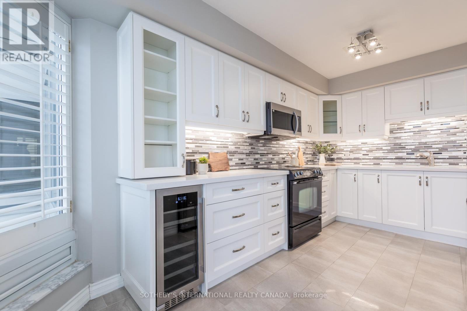 4104 - 1 Palace Pier Court, Toronto, Ontario  M8V 3W9 - Photo 14 - W12929834