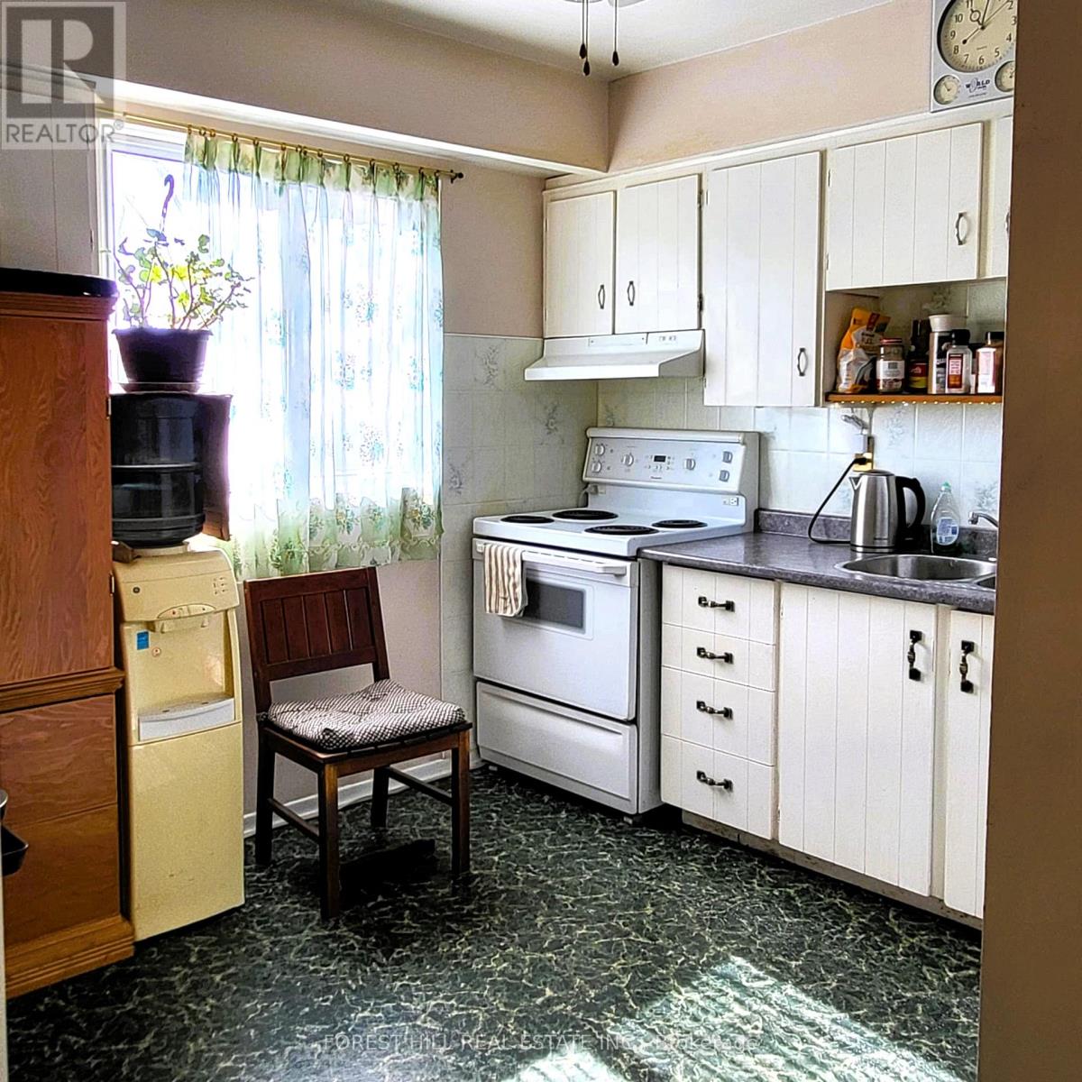 104 - 104 Baronwood Court, Brampton (Brampton North), Ontario  L6V 3H7 - Photo 8 - W12929850