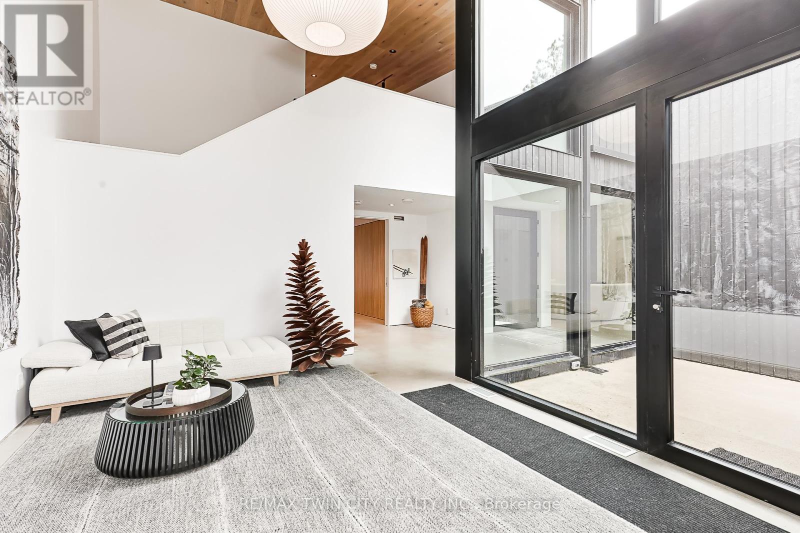 112 Martin Grove, Blue Mountains, Ontario  L9Y 0N5 - Photo 4 - X12929622