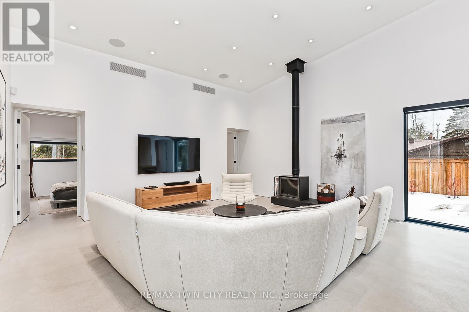 112 Martin Grove, Blue Mountains, Ontario  L9Y 0N5 - Photo 7 - X12929622