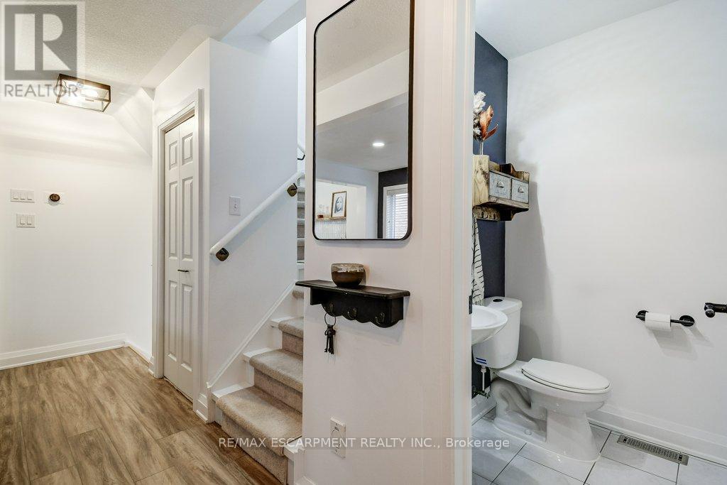 4 Harnesworth Crescent, Hamilton, Ontario  L8B 0J3 - Photo 6 - X12929624